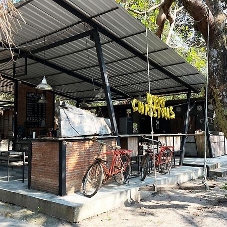 Little Hut Hotel Koh Phayam Buitenkant foto